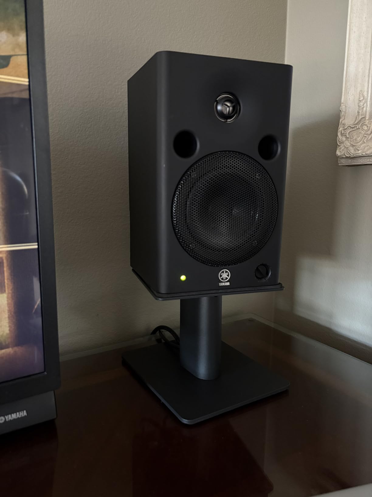Kanto SP6HD Desktop Speaker Stands for Medium/Large Bookshelf Speakers & Mid-Size/Full-Size 4”-7” Studio Monitors | 6