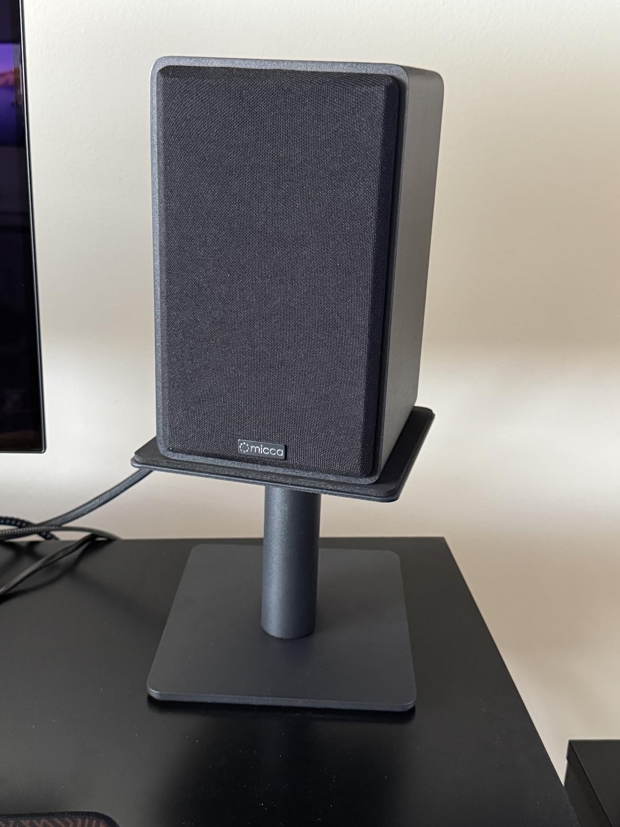 Kanto SP6HD Desktop Speaker Stands for Medium/Large Bookshelf Speakers & Mid-Size/Full-Size 4”-7” Studio Monitors | 6
