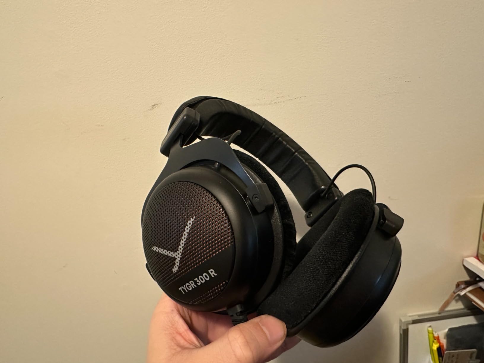 beyerdynamic TYGR 300 R Open-Back Wired Gaming Headphones, No Mic, Black customer photo 2