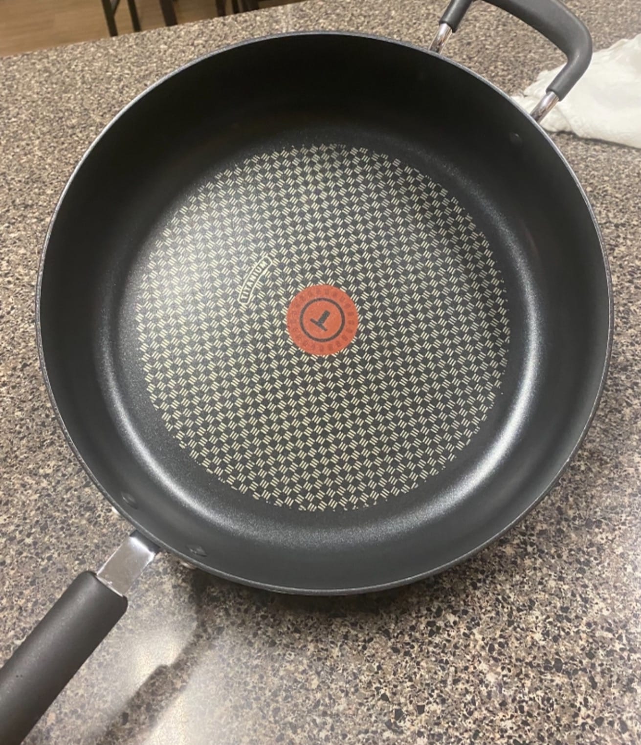 T-Fal Ultimate Hard Anodized Non Stick Jumbo Cooker With Lid & Helper Handle 5 Quart, Oven Broiler Safe 400F, Lid Safe 350F, Cookware, Deep Frying Pan, Skillet, Pots and Pans, Dishwasher Safe, Onyx customer photo 1