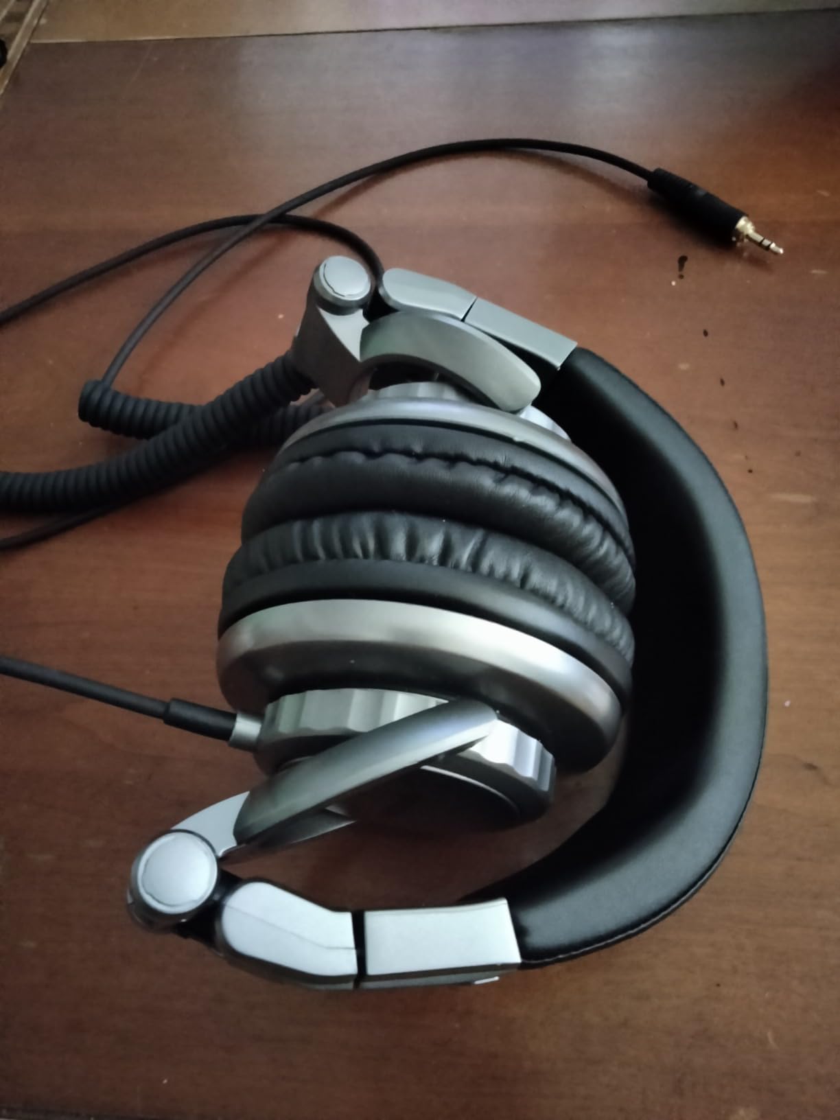 Gemini Wired Studio Headphones, 57mm Drivers, Closed-Back (DJX-500) customer photo 1