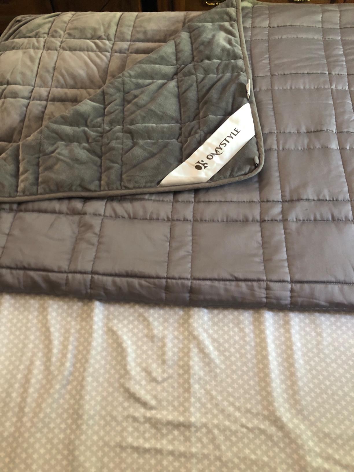OMYSTYLE King Size Weighted Blanket 20lbs(88''x104'', Double-Sided), Reversible Weighted Blanket with Warm Short Plush and Cool Tencel Fabric for All Season Use - Carry Bag Included customer photo 2