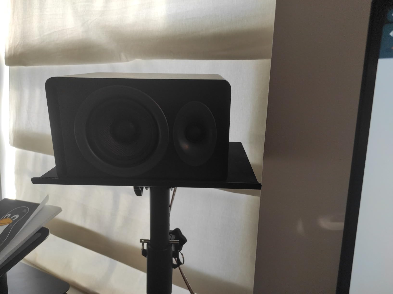 Gator Frameworks Desktop Clamp-On Studio Monitor and Speaker Stand with EVA Foam Padded Surface, Angle Adjustable from 0° to 15° – Set of 2 (GFWSPKSTMNDSKCMP) customer photo 2