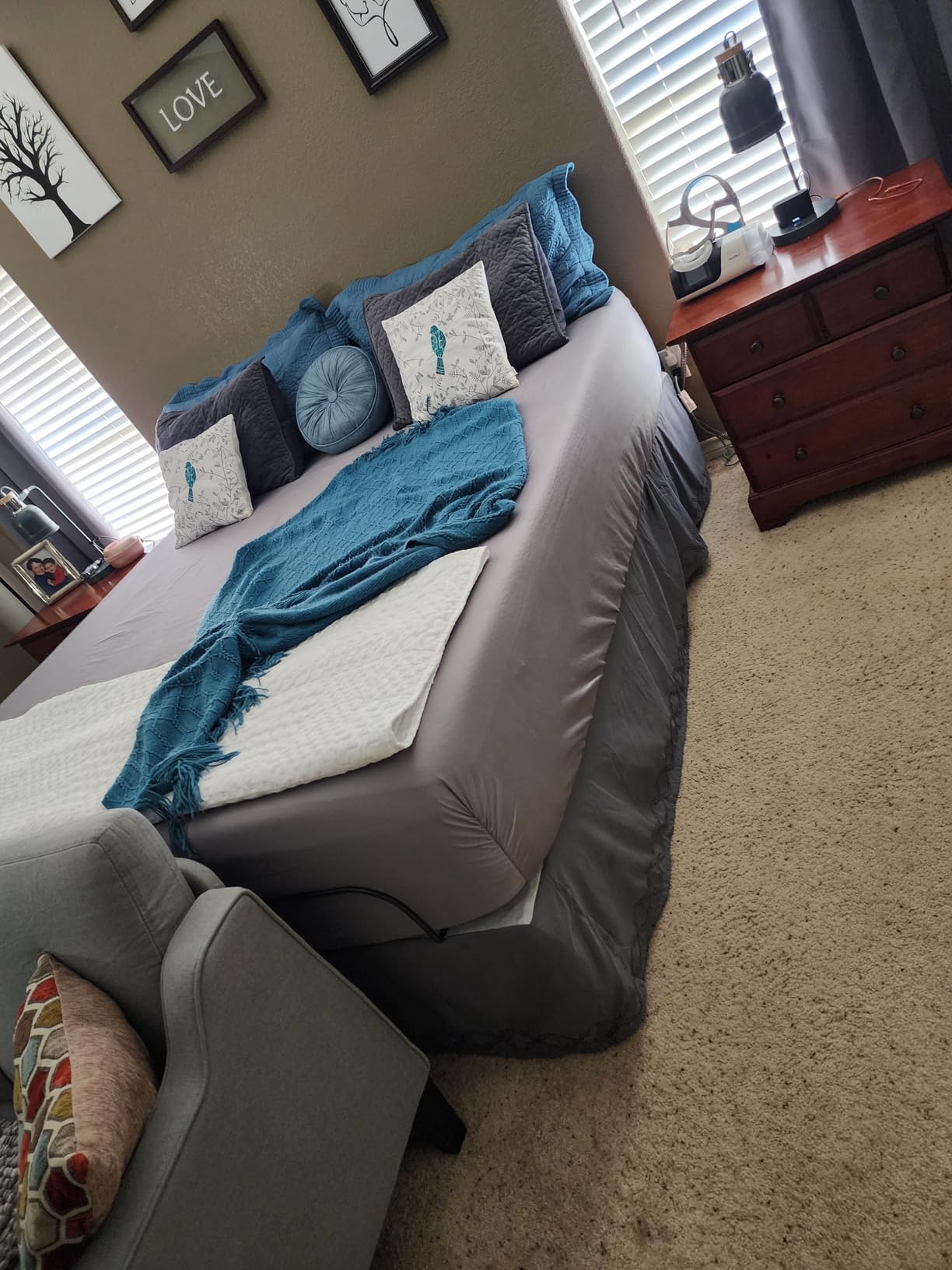 Sven & Son Classic Adjustable Bed Base, Head and Foot Lift, Massage, Under-Bed Lights, USB, Memory, Zero Gravity Smart Frame - King customer photo 1