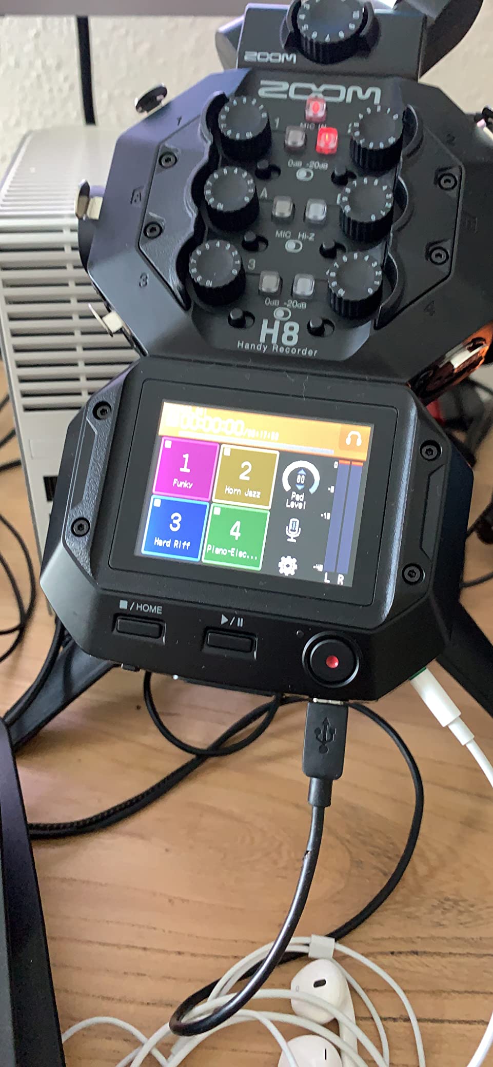 Zoom H8 Recorder for Musicians, Podcasters & Filmmakers customer photo 2