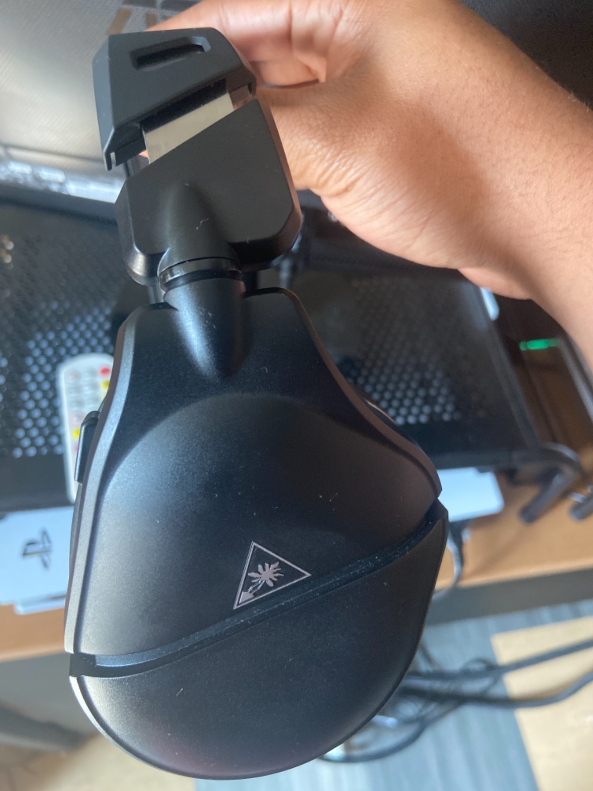 Turtle Beach Stealth 700 Gen 2 Wireless Gaming Headset for PS5, PS4, PS4 Pro, PlayStation & Nintendo Switch Featuring Bluetooth, 50mm Speakers, 3D Audio Compatibility, and 20-Hour Battery - Black customer photo 1