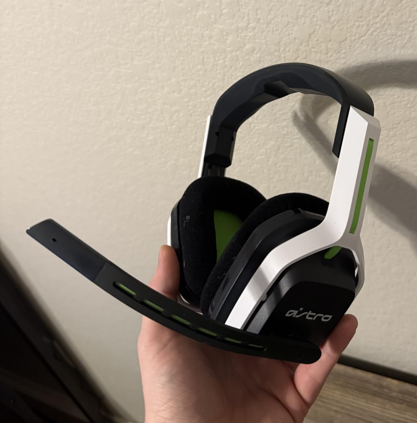 ASTRO Gaming Logitech G A20 Gen 2 Wireless Headset Xbox - White/Green customer photo 1