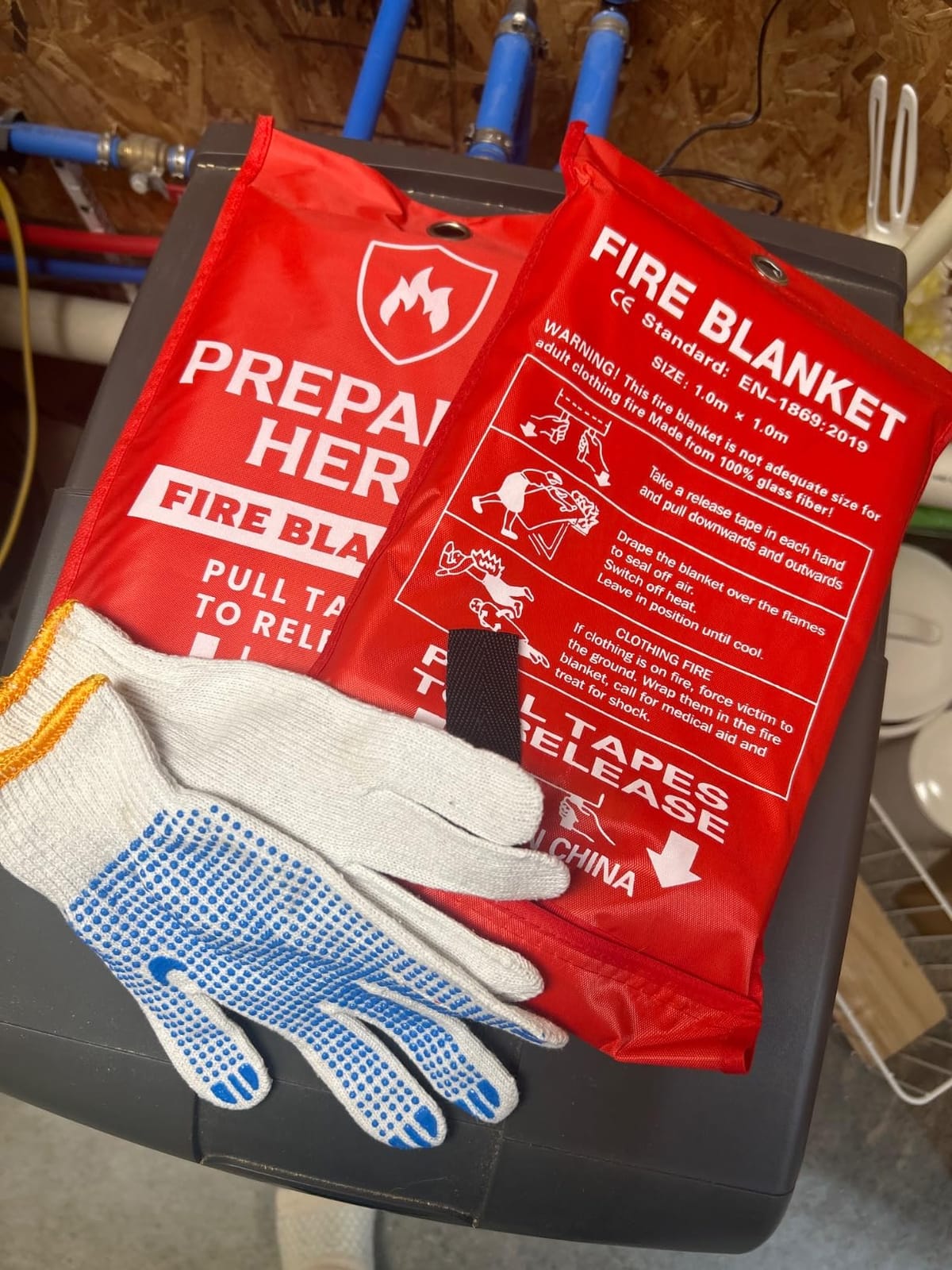 Leberna 5 Pack 39.9x39.3 Fire Blanket Fire Suppression Blanket | Fiberglass Fire Blankets Emergency for People Flame Retardant Fireproof Survival Safety Kitchen, Fireplace, Car, Office, Warehouse customer photo 2