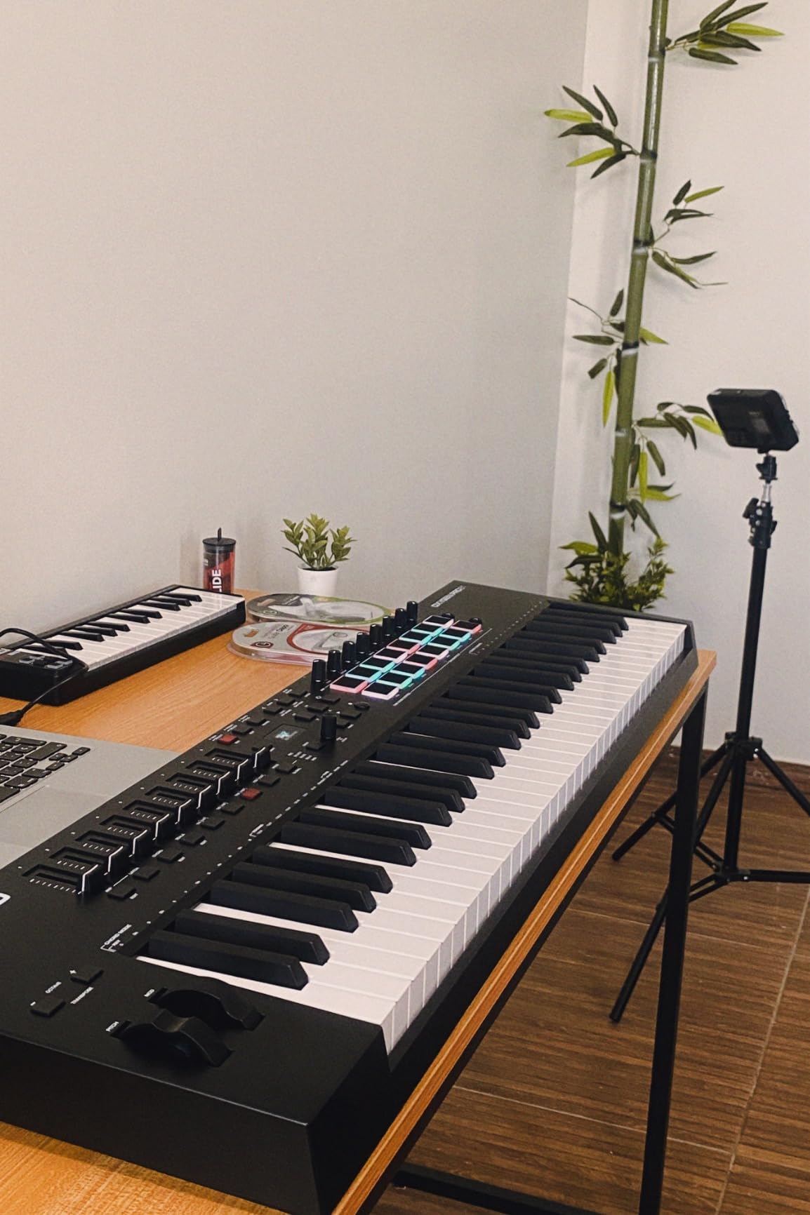 M-AUDIO Oxygen Pro 61 USB MIDI Keyboard Controller customer photo 1