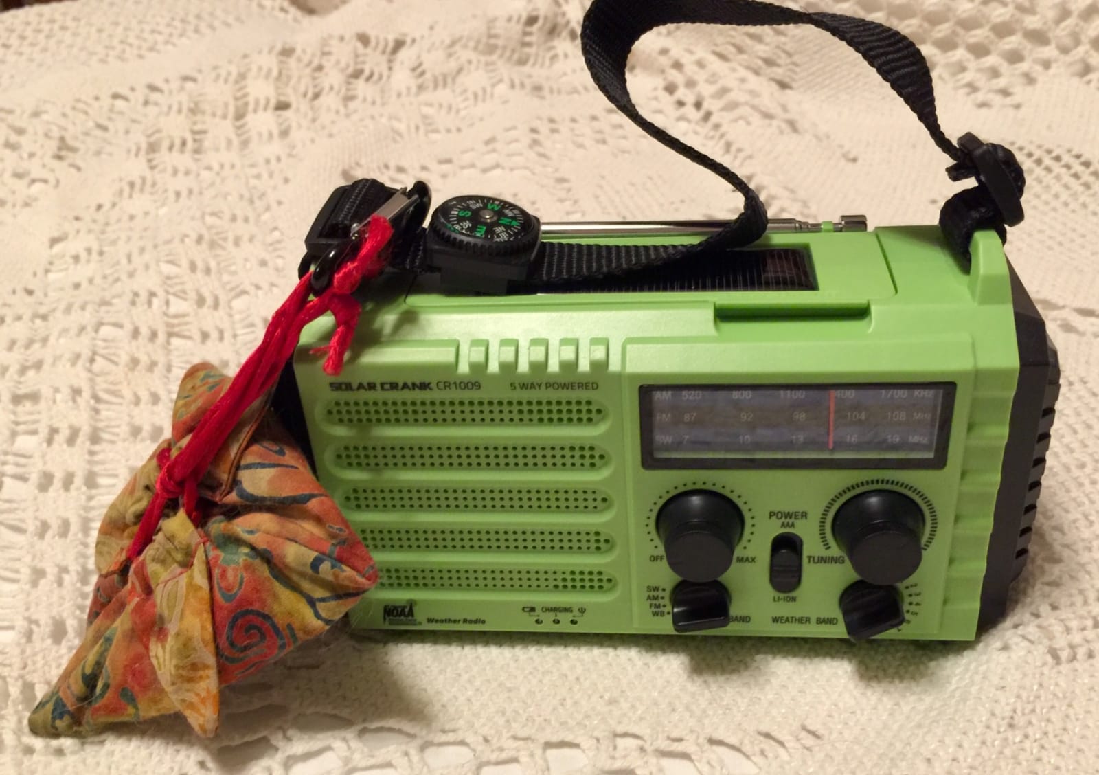 Emergency Crank Weather Radio with NOAA Auto Alerts and Shortwave, 5000mAh customer photo 1