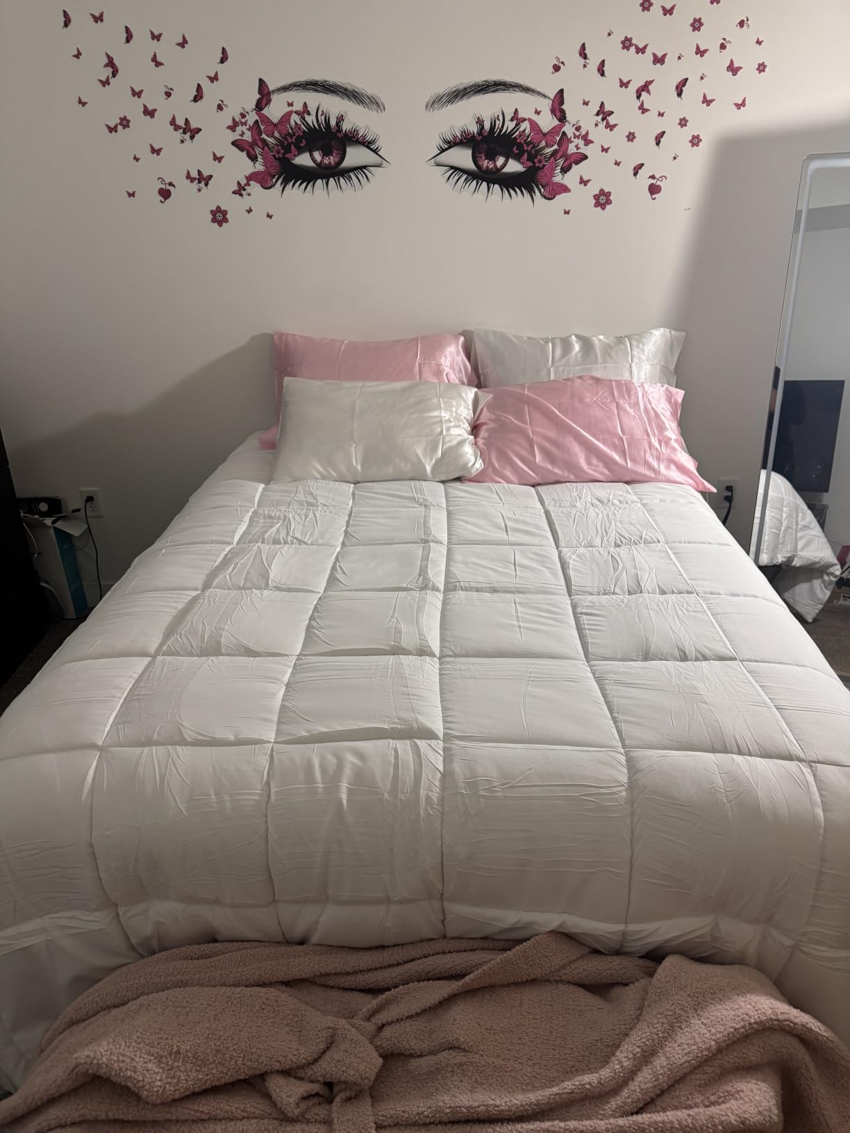 HYLEORY Queen Comforter, All Season Down Alternative Duvet Insert, Cooling Quilted Bed Comforter with Corner Tabs,Machine Washable, Dark Grey, 88x88 Inch customer photo 1