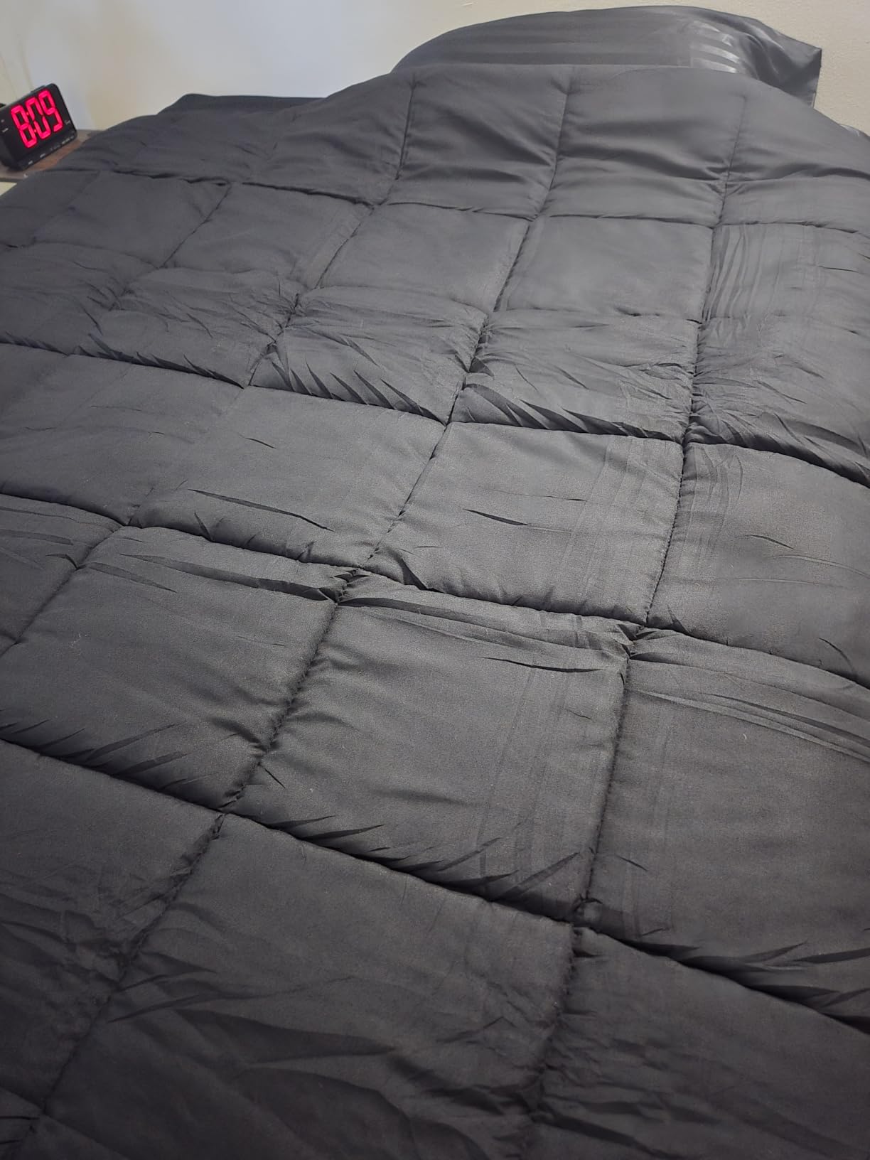 HYLEORY All-Season King Size Bed Comforter - Cooling Goose Down Alternative Quilted Duvet Insert with Corner Tabs - Winter Warm - Machine Washable - White customer photo 2