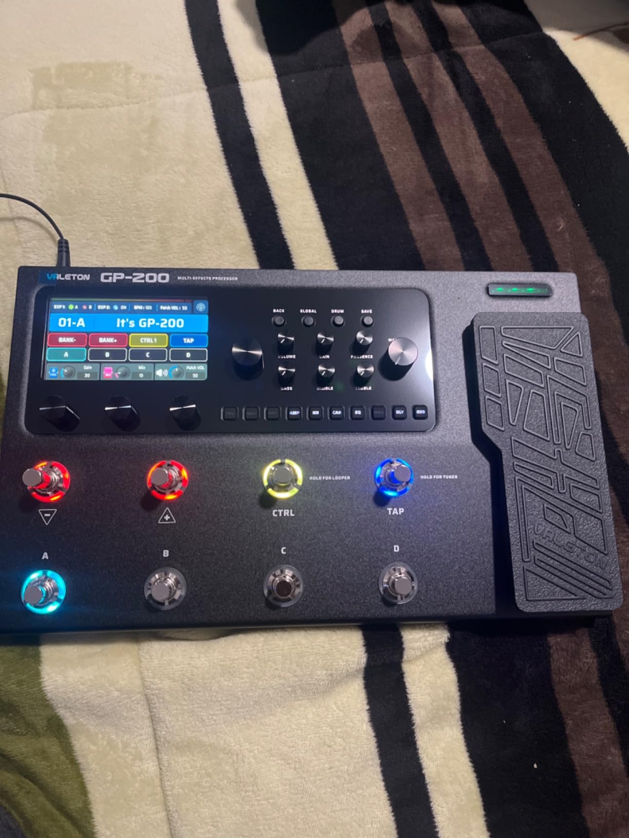 VALETON GP-200 Multi-Effects Guitar/Bass Pedal with Expression, FX Loop, MIDI, Amp Modeling, IR Cab Simulation, Stereo, USB Interface customer photo 1