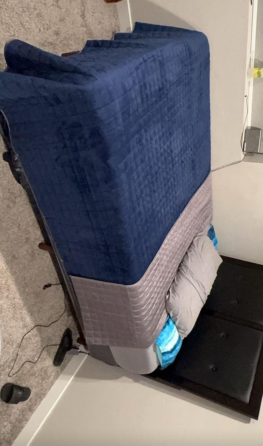 YnM Exclusive Weighted Blanket, Cooling Bamboo & Cozy Velvet Dual-Sided, Smallest Compartments with Glass Beads, Ideal for One Person of 190lbs on Queen/King Bed (60x80 Inches, 20 Pounds, Light Grey) customer photo 2