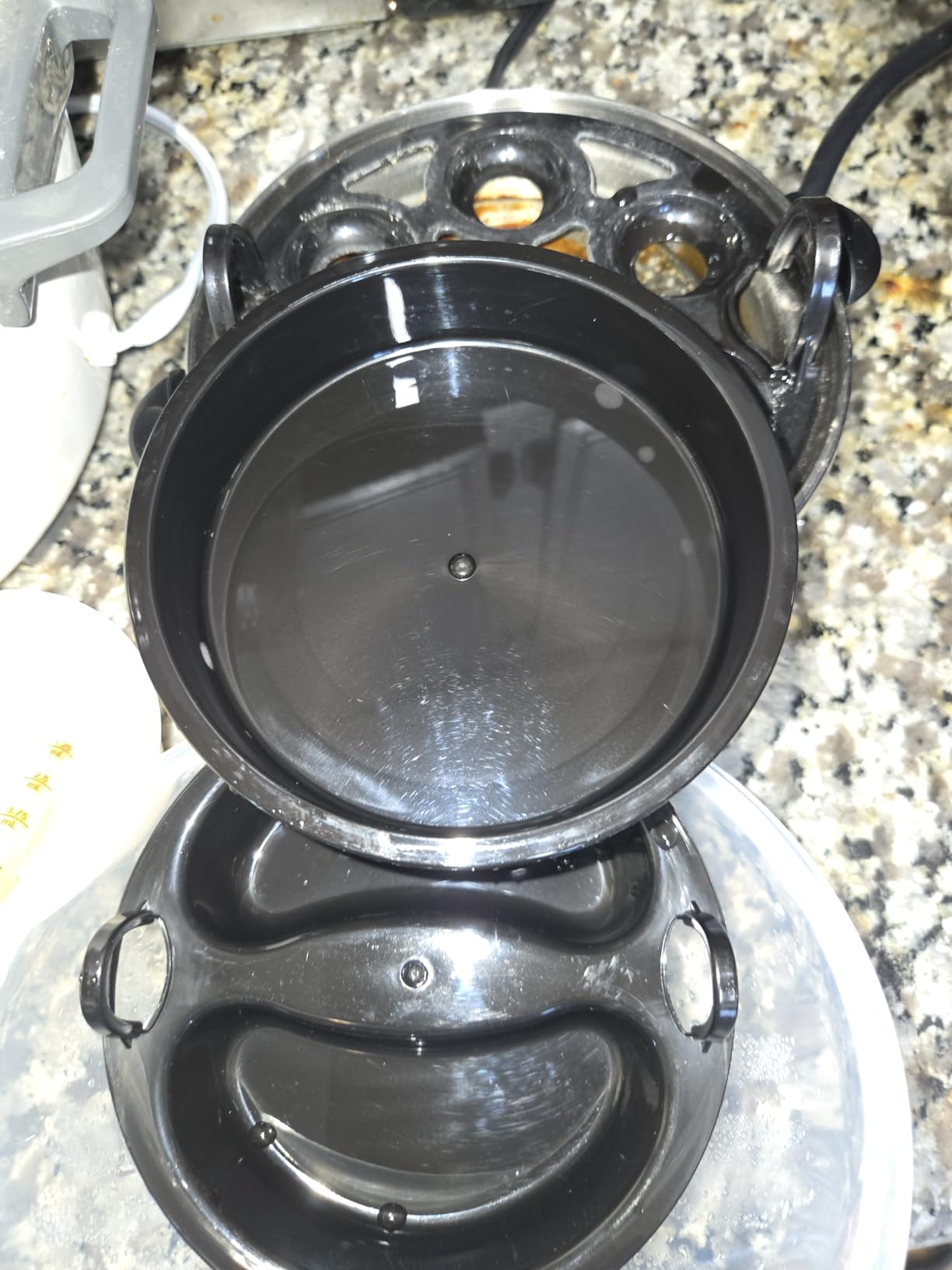 Elite Gourmet 7-Egg Rapid Egg Cooker, Poacher/Omelet Maker, Auto Shut-Off customer photo 2