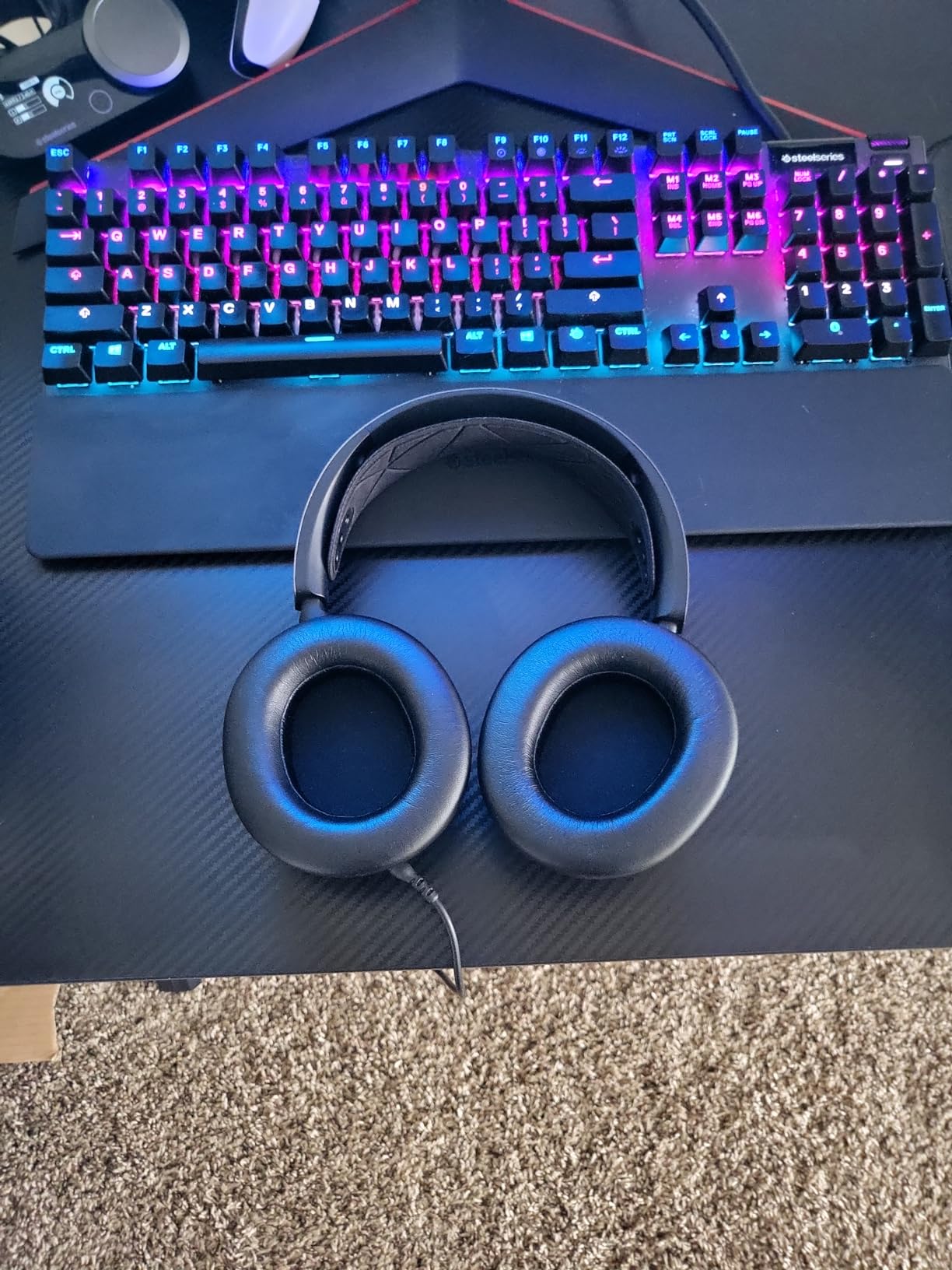 SteelSeries Arctis Nova Pro Multi-System Gaming Headset - Premium Hi-Fi Drivers, Hi-Res Audio - 360° Spatial Audio - GameDAC Gen 2 - ESS Sabre Quad-DAC - Stealth Retractable Mic - PC, PS5, PS4, Switch customer photo 1