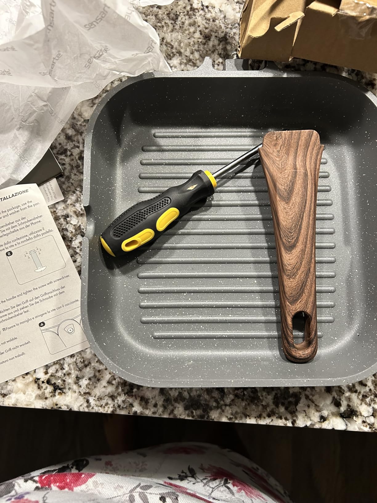 SENSARTE Nonstick Grill Pan for Stove Tops, Versatile Griddle with Pour Spouts, Square Big Cooking Surface, Durable Skillet Indoor & Outdoor Grilling. PFOA Free, 9.5 Inch customer photo 1