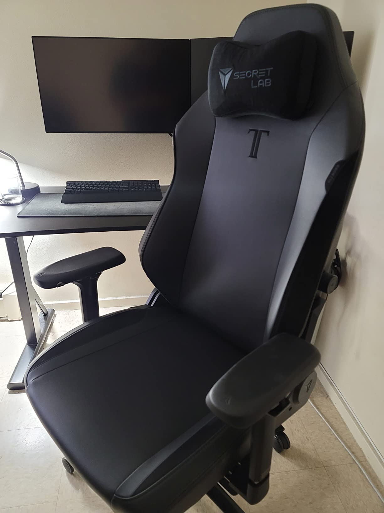 Secretlab Titan Evo Stealth Gaming Chair - Small, Leatherette, Black customer photo 1