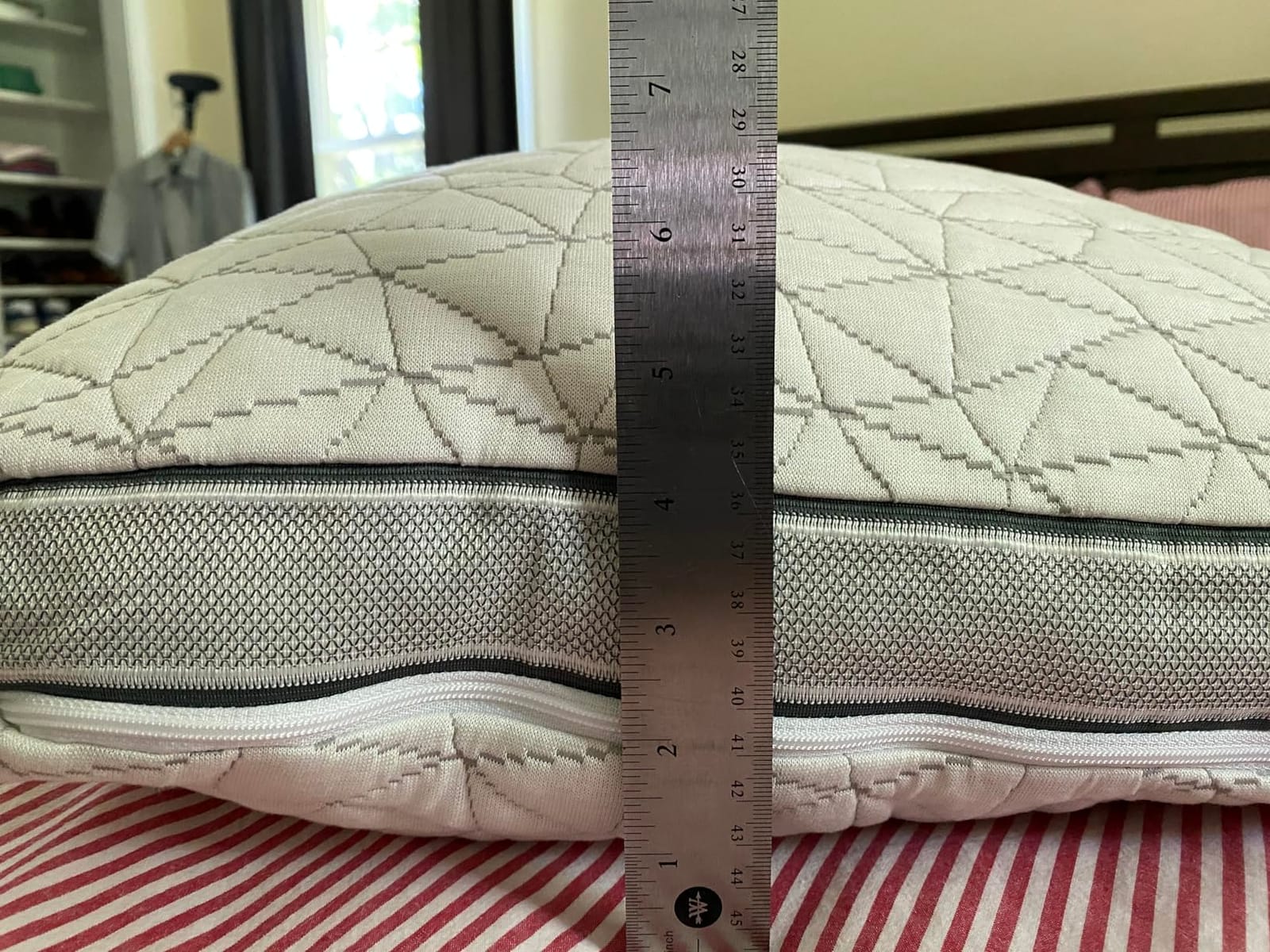 Coop Home Goods Cool+ Cut-Out Adjustable Pillow Queen with Cooling Gel & Shoulder Cut-Out for Head Support, Side Sleeper Pillow, Neck Support for Sleeping, CertiPUR-US/GREENGUARD Gold customer photo 1