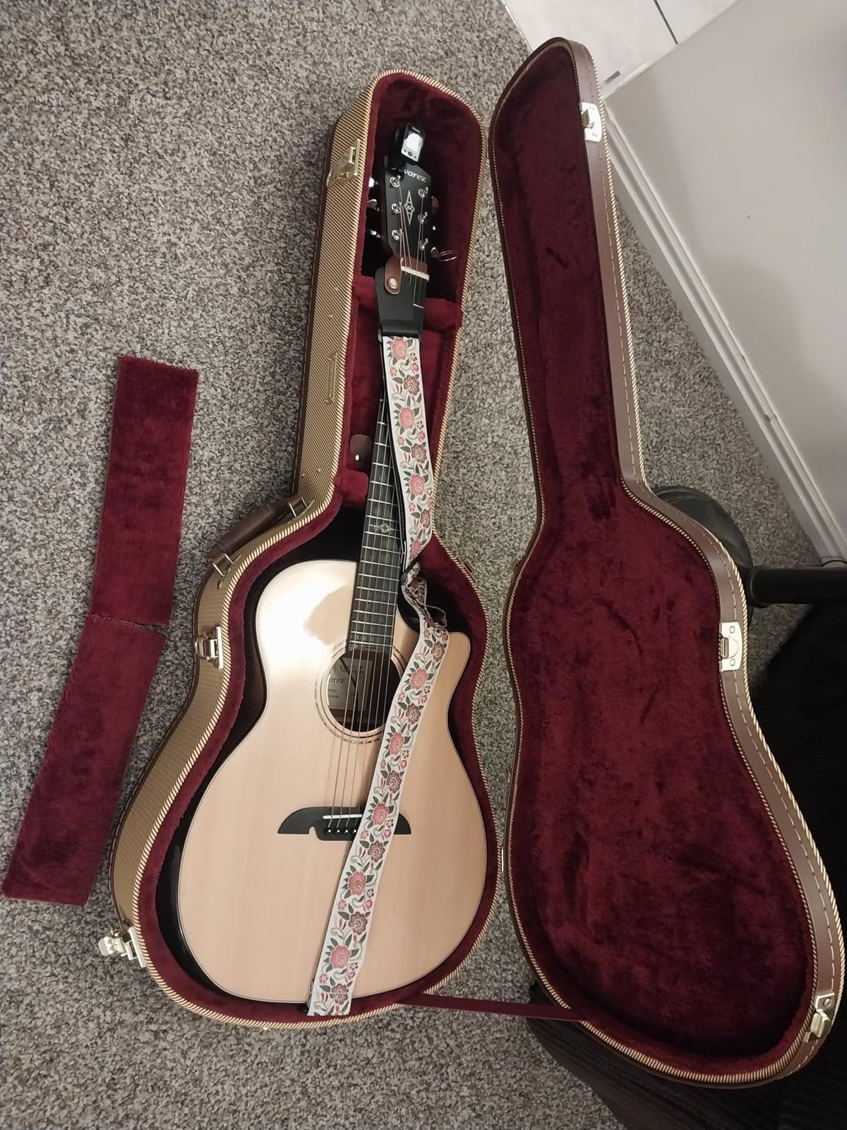 Crossrock Dreadnought Guitar Case for Martin D28, compatible to Taylor Grand Auditorium-Hard-Shell Wooden Case-Vinyl Tweed (CRW620D28TW) customer photo 1