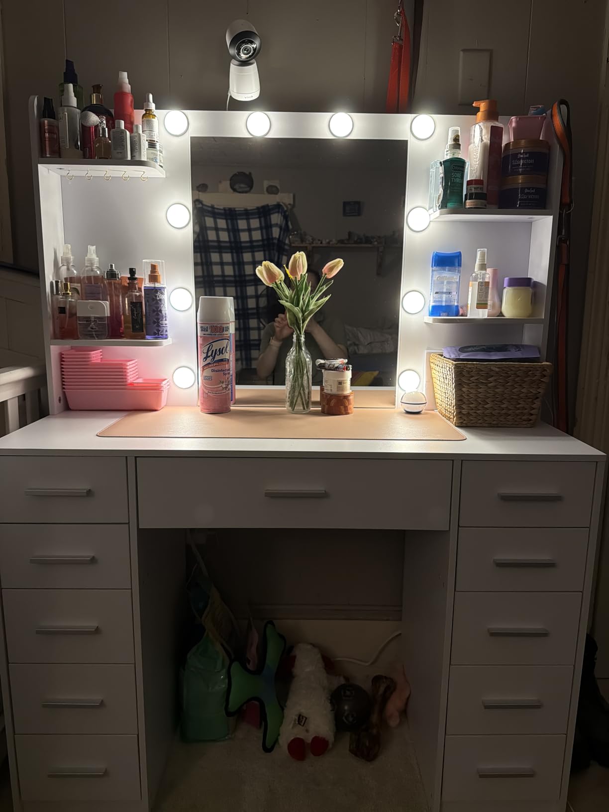 Quimoo Large Vanity Desk with LED Lighted Mirror & Power Outlet,Makeup Vanity Table with 7 Drawers,4 Shelves and 5 Hooks,Vanity Table, Vanity Desk Set for Bedroom,Bathroom,White customer photo 1
