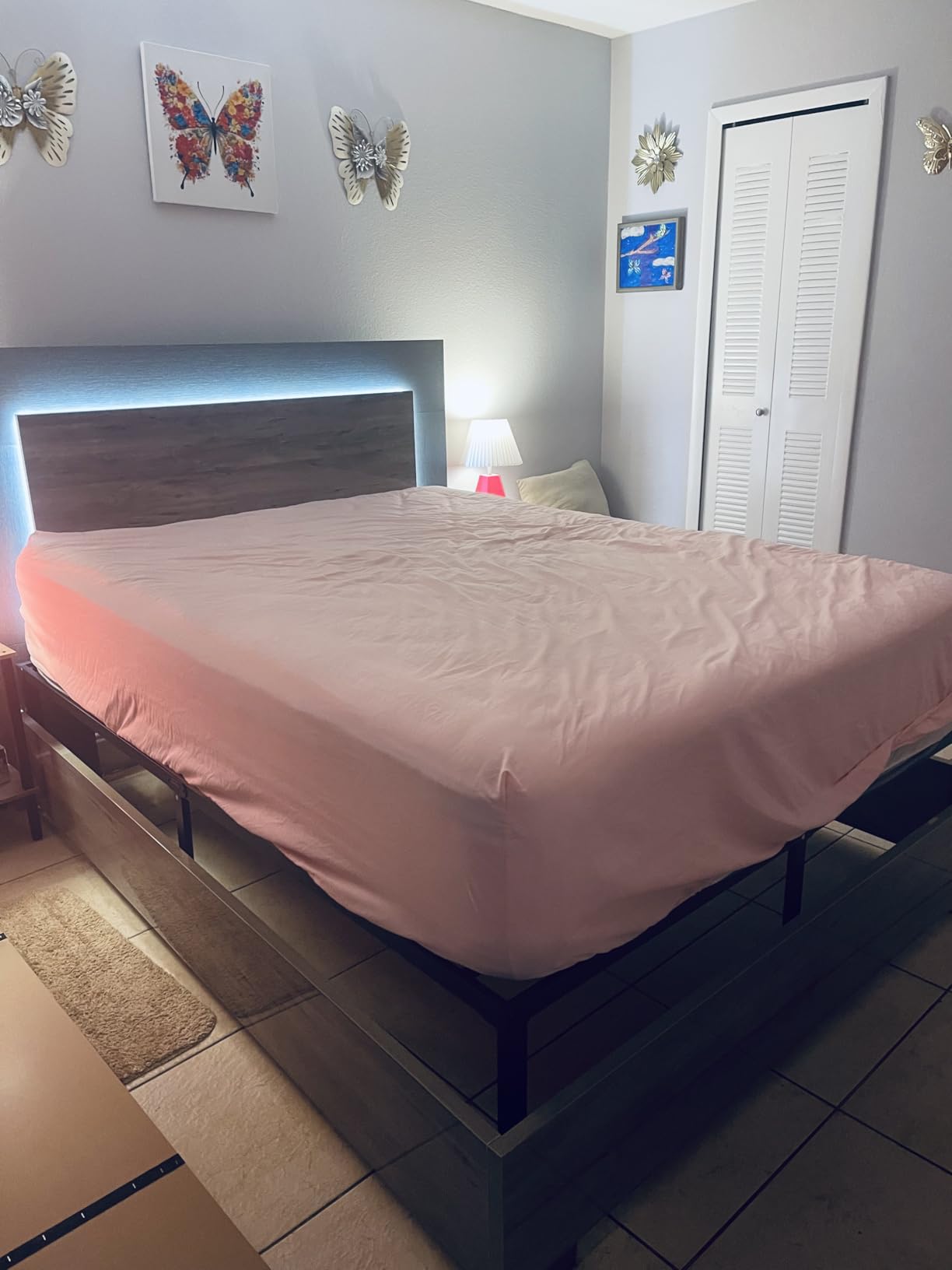 HLIPHA Metal Platform Bed Frame 18 Inch Tall,No Box Spring Needed,King Size Bed with Heavy Duty Strong Support Slats,Easy to Assemble,Black customer photo 2
