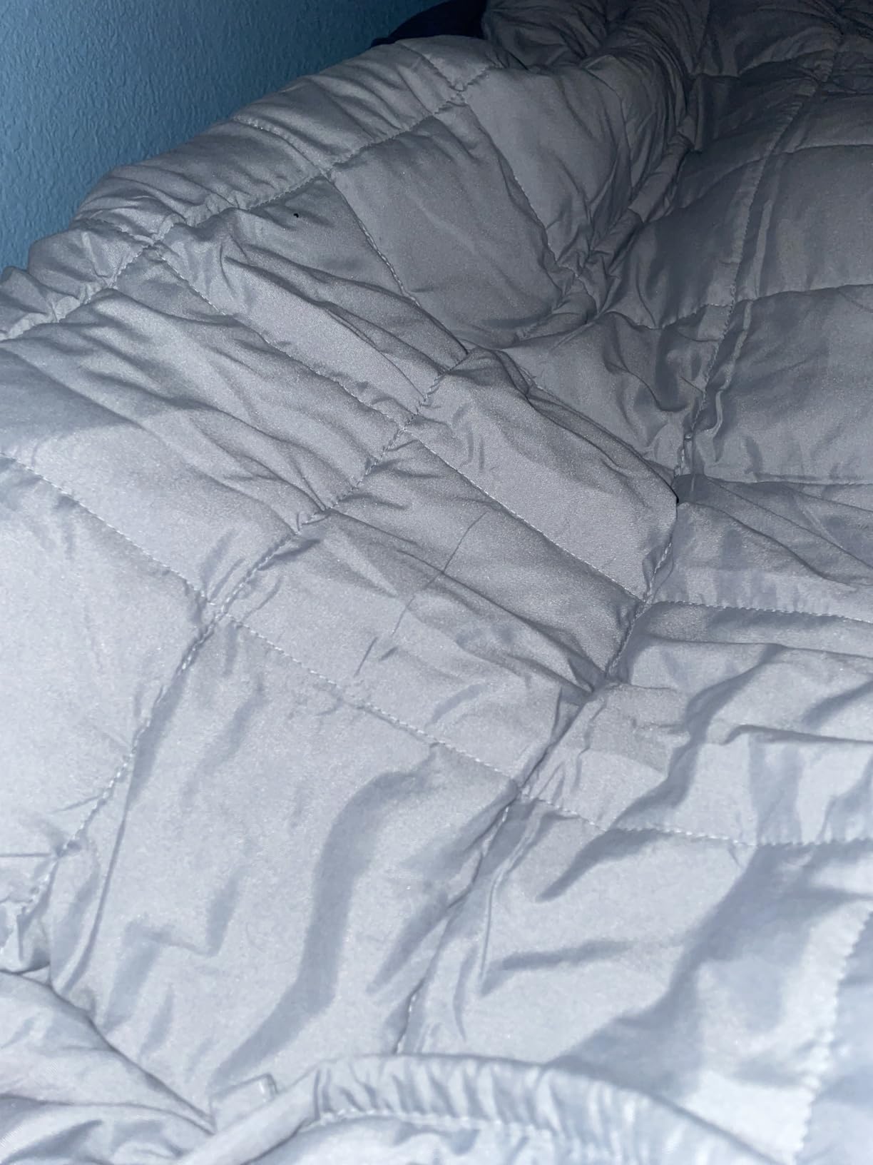 Topblan Cooling Weighted Blanket for Adults, 12 lbs 48 x 72 Twin Size Bed customer photo 2