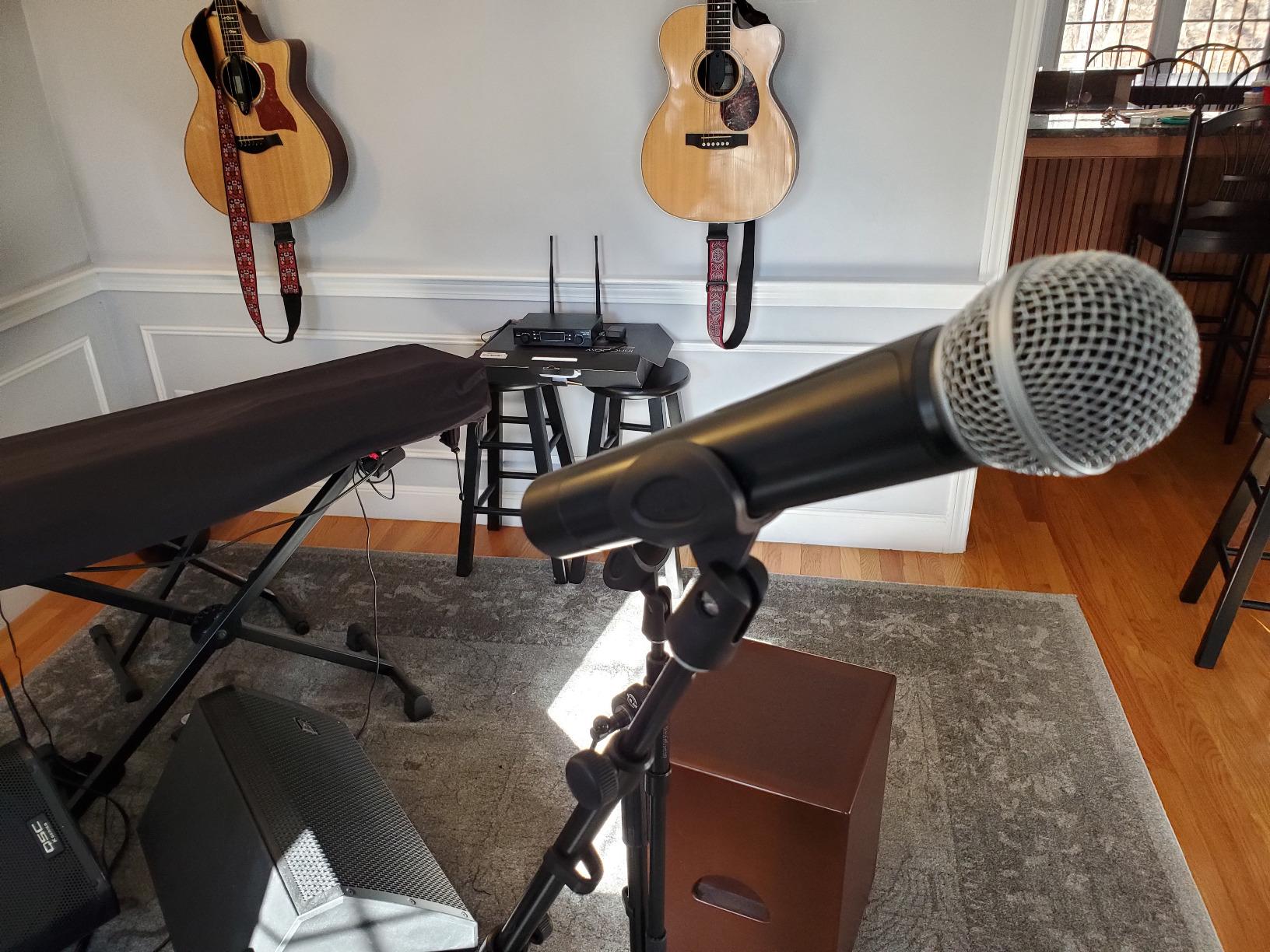 innopow 4 Channel Wireless Microphones System, Quad UHF Cordless Mic Set,4 * 40 Groups Metal Handheld Dynamic, Auto Scan, Long Range 200-300Ft,16 Hours Use for Church,Singing Bands (WM500) customer photo 1