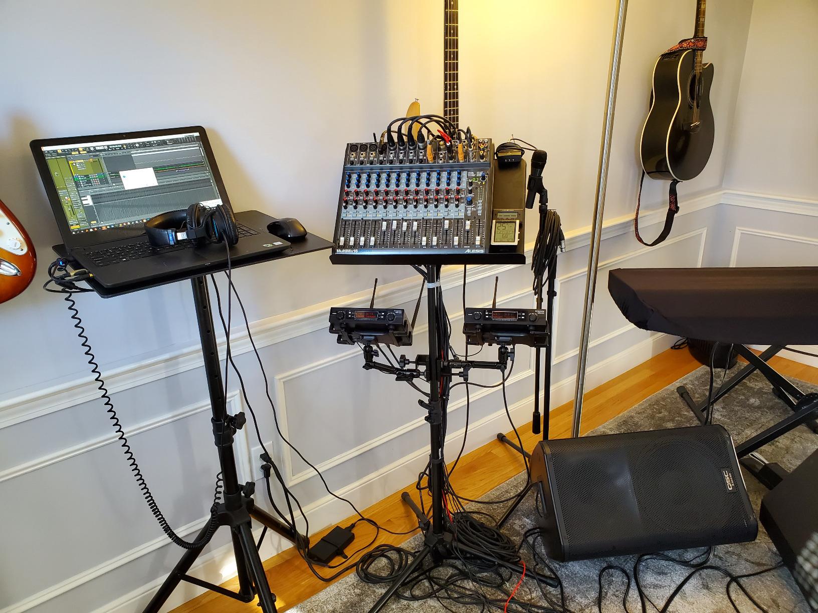 innopow 4 Channel Wireless Microphones System, Quad UHF Cordless Mic Set,4 * 40 Groups Metal Handheld Dynamic, Auto Scan, Long Range 200-300Ft,16 Hours Use for Church,Singing Bands (WM500) customer photo 2