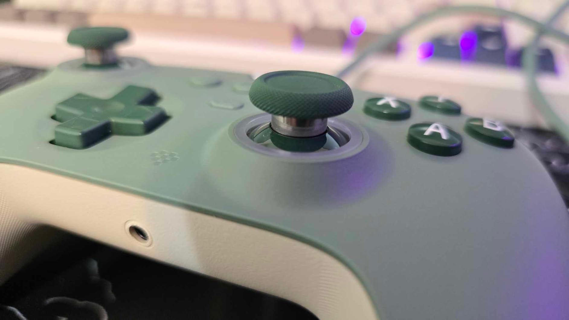 8BitDo Ultimate C Wired Controller for Xbox with Hall Effect Joysticks and Triggers, RGB Lighting Fire Ring, Compatible with Xbox Series X|S, Xbox One, Windows 10/11 - Officially Licensed (Dark Gray) customer photo 2