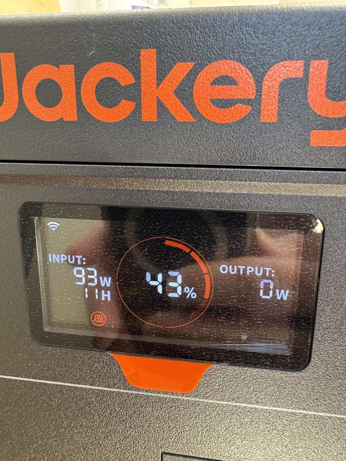 Jackery SolarSaga 100W Air Solar Panel, 23% Conversion Efficiency Bifacial Panels, IP65 Waterproof, Foldable and Portable Solar Charger for Power Stations, RVs, Camping, Off-Grid Life, and PV Charging customer photo 2