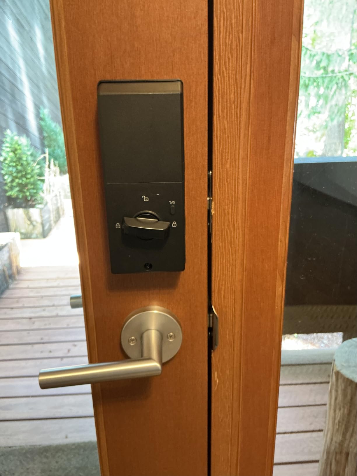 Ulecoce Fingerprint Keypad Deadbolt with Knob Set, Keyless Entry Door Lock with App Control, Door Locks for Front Door, Auto Lock＆One-Touch Lock, 100+ User Codes＆5 Keys, Easy Installation, Matte Black customer photo 1