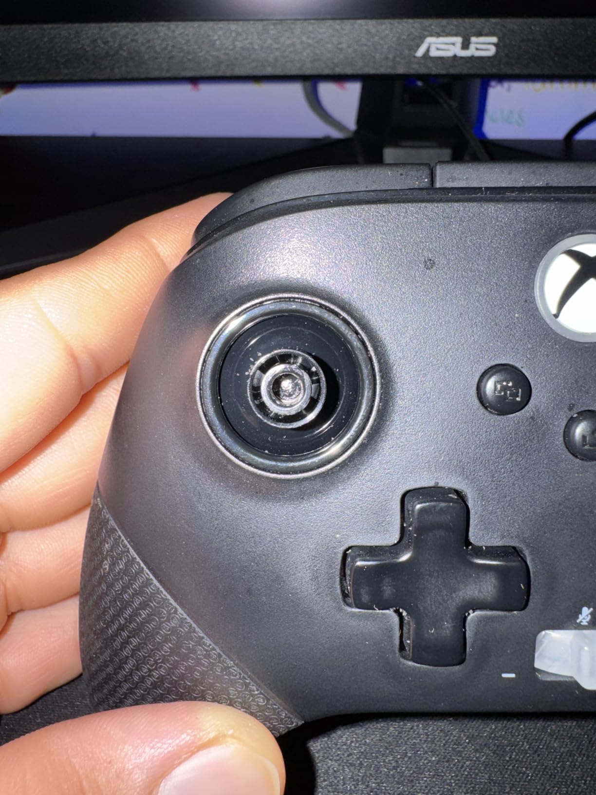PowerA FUSION Pro 4 Wired Controller for Xbox Series X|S, adjustable height thumbsticks, hall effect thumbsticks, mappable buttons, officially licensed, works with Xbox One and Windows 10/11 customer photo 1
