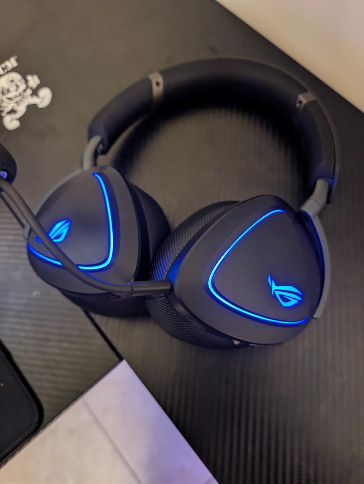 ASUS ROG Delta II Wireless Gaming Headset with Detachable Mic – Black customer photo 2