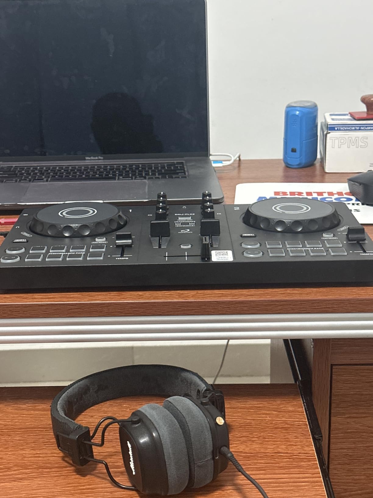 AlphaTheta Pioneer DJ DDJ-FLX2 2-Channel DJ Controller, Smart Fader, USB-C customer photo 1