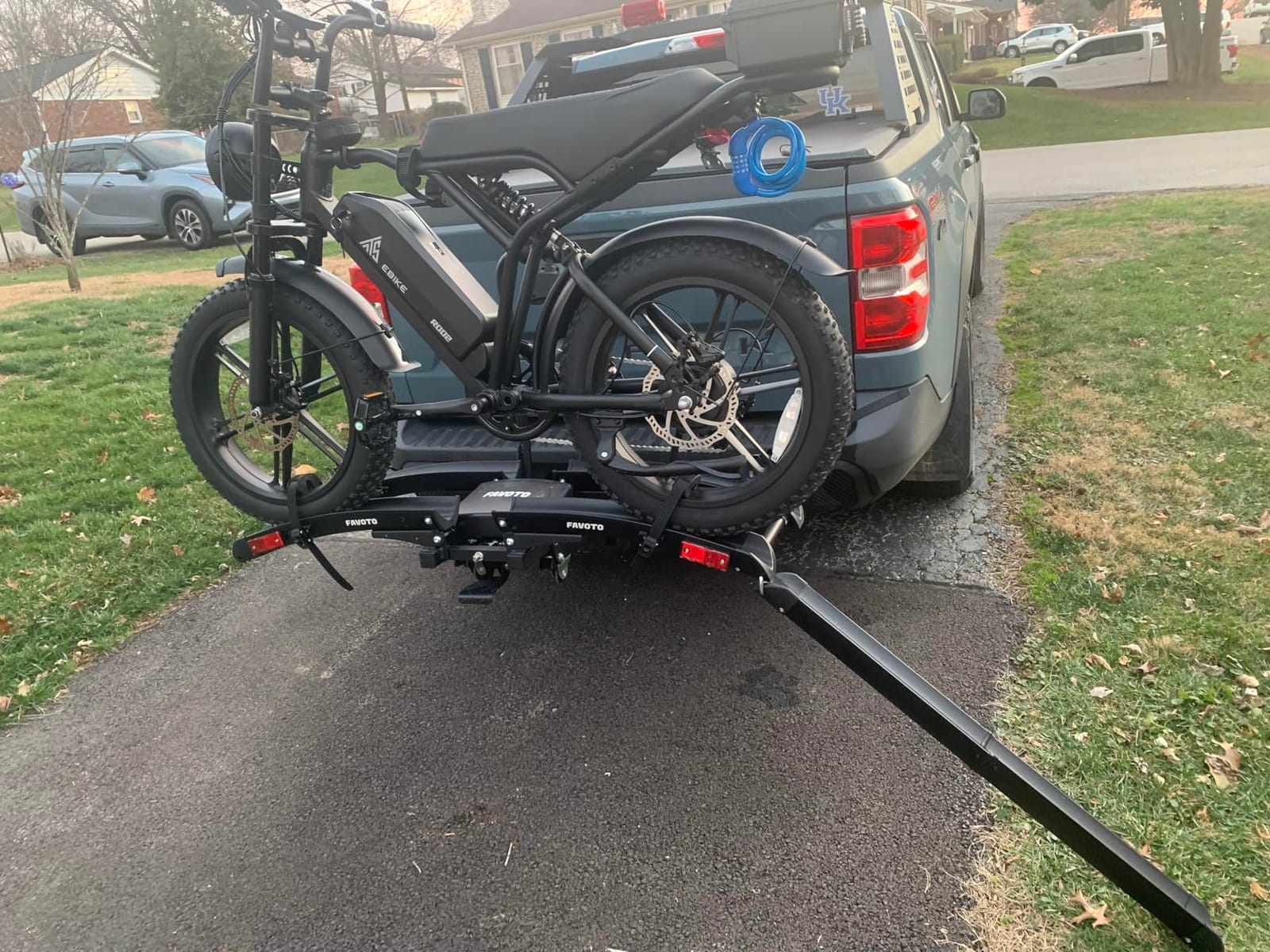 Favoto Bike Rack for Car with Ramp, 2-Bike Hitch Mount for E-Bikes, Foldable & Tilt-Back Design, 200 lbs Capacity, Fits 2