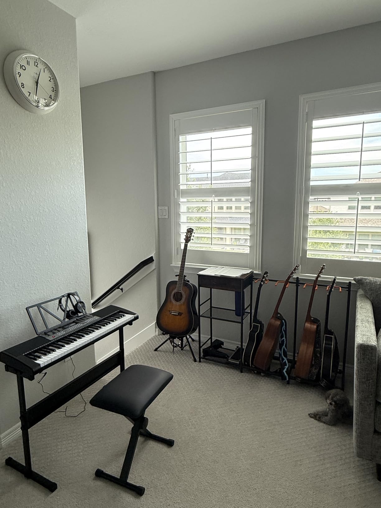 MUSTAR Keyboard Piano, 61 Key Electric Piano Keyboard with Light-Up Keys customer photo 2