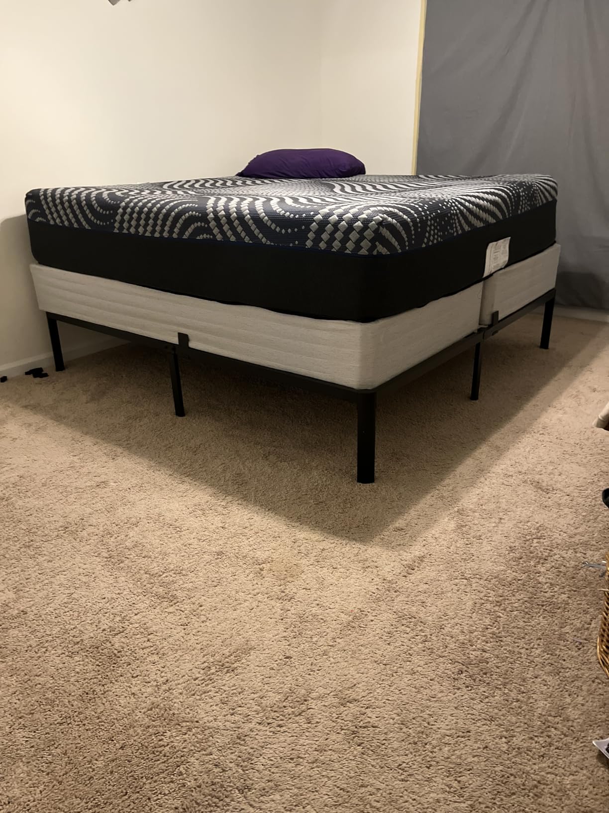 VIPSHOW 14 Inch King Heavy Duty 3500lbs Bed Frame with Round-Corner customer photo 2