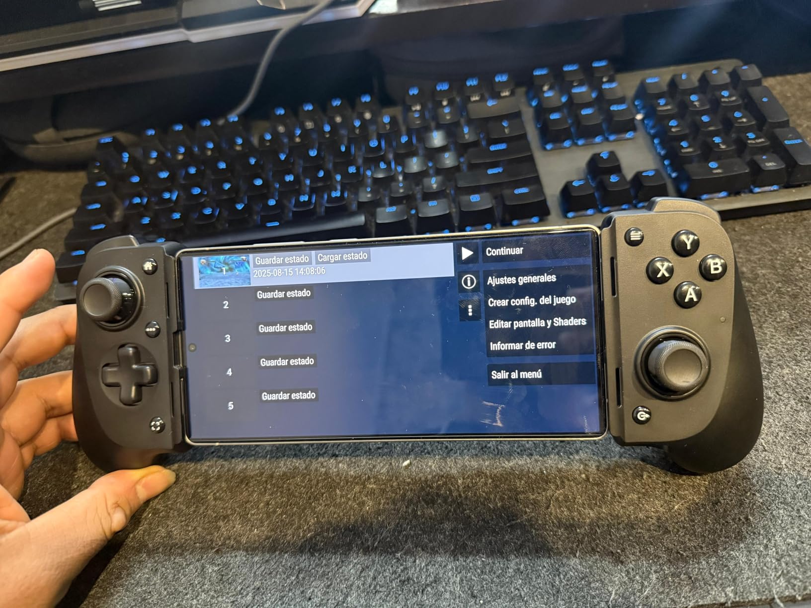 Razer Kishi V3 Gaming Controller for iPhone & Android, USB-C, Black customer photo 1