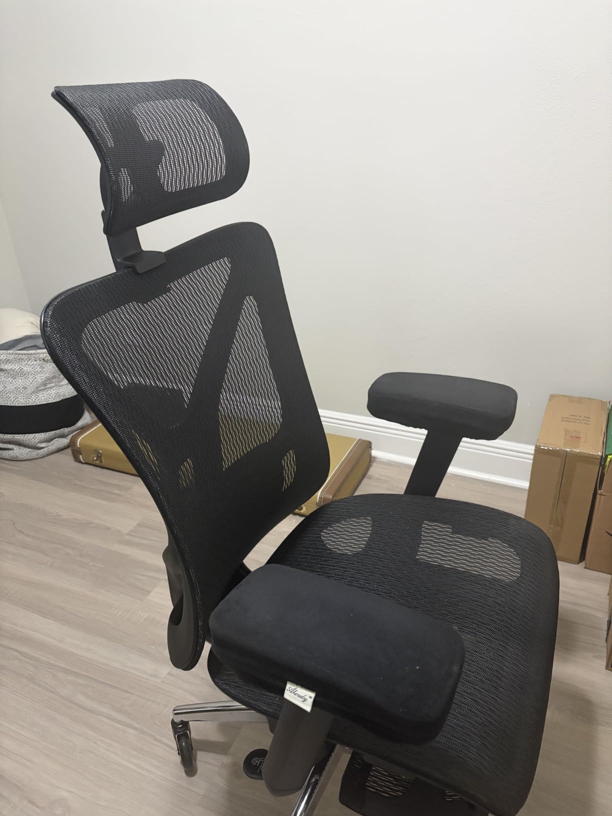 GABRYLLY Ergonomic Office Chair with Footrest, 135° Reclining Desk Chair with Adjustable Lumbar Support,3D Armrest,Headrest & Large Steel Base, 300LBS Heavy Duty Mesh Chair customer photo 2