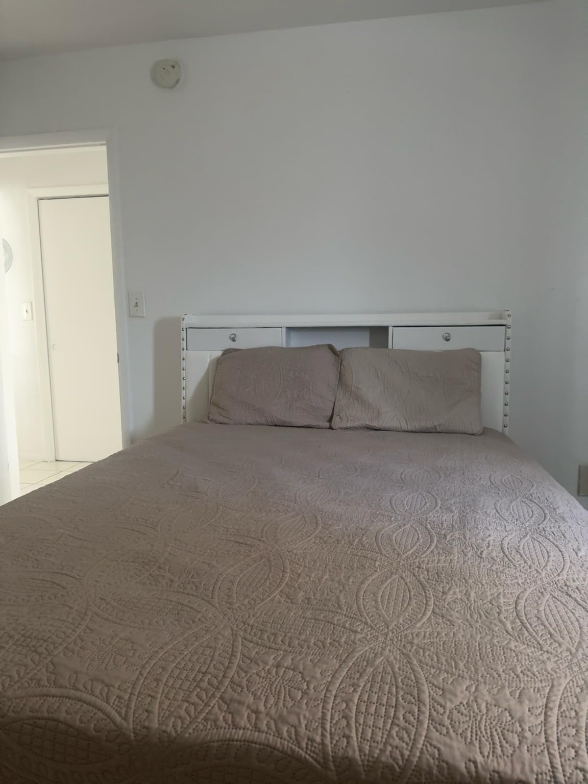 CypBed King Size Bed Frame with Headboard & 4-Storage Drawers, Upholstered customer photo 2