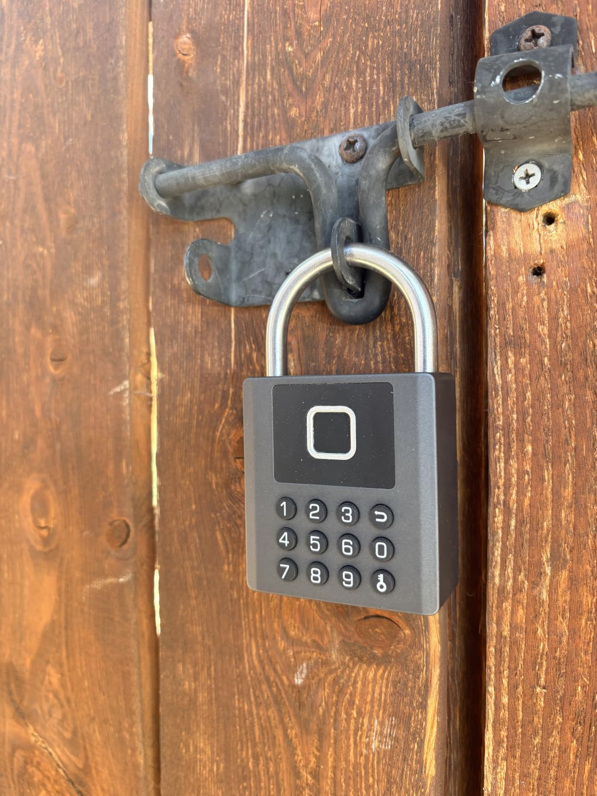 Anweller Heavy Duty Fingerprint Padlock with Key, Pad Lock with Code Keypad, Weatherproof Smart Bluetooth Electronic Digital Combination Lock for Gate Outdoor Fence Storage Unit Locker Shed Pool customer photo 1