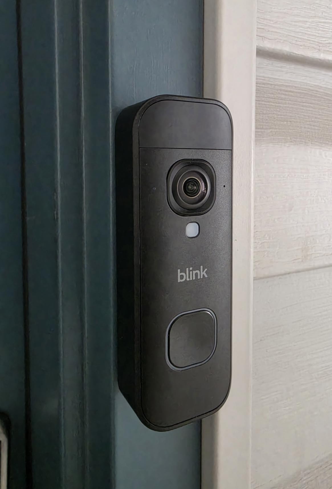 Blink Battery Doorbell 2K+ (newest model) — Wireless video doorbell, 2K video resolution, enhanced audio. Sync Module Core included – System (Black) customer photo 2