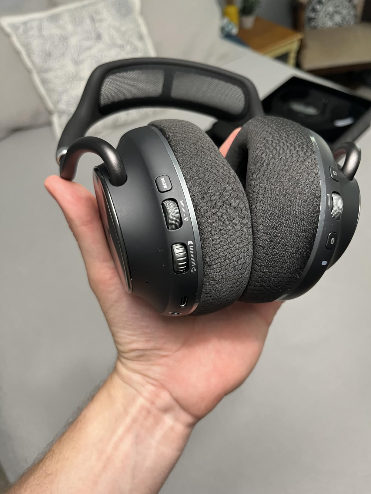 Turtle Beach Stealth Pro II Premium Wireless Gaming Headset for Xbox Series X|S, PS5, PS4, PC - Hi-Res Audio, Dolby Atmos, Active Noise Cancellation, Simultaneous Bluetooth, 24-bit Audio - Black customer photo 1