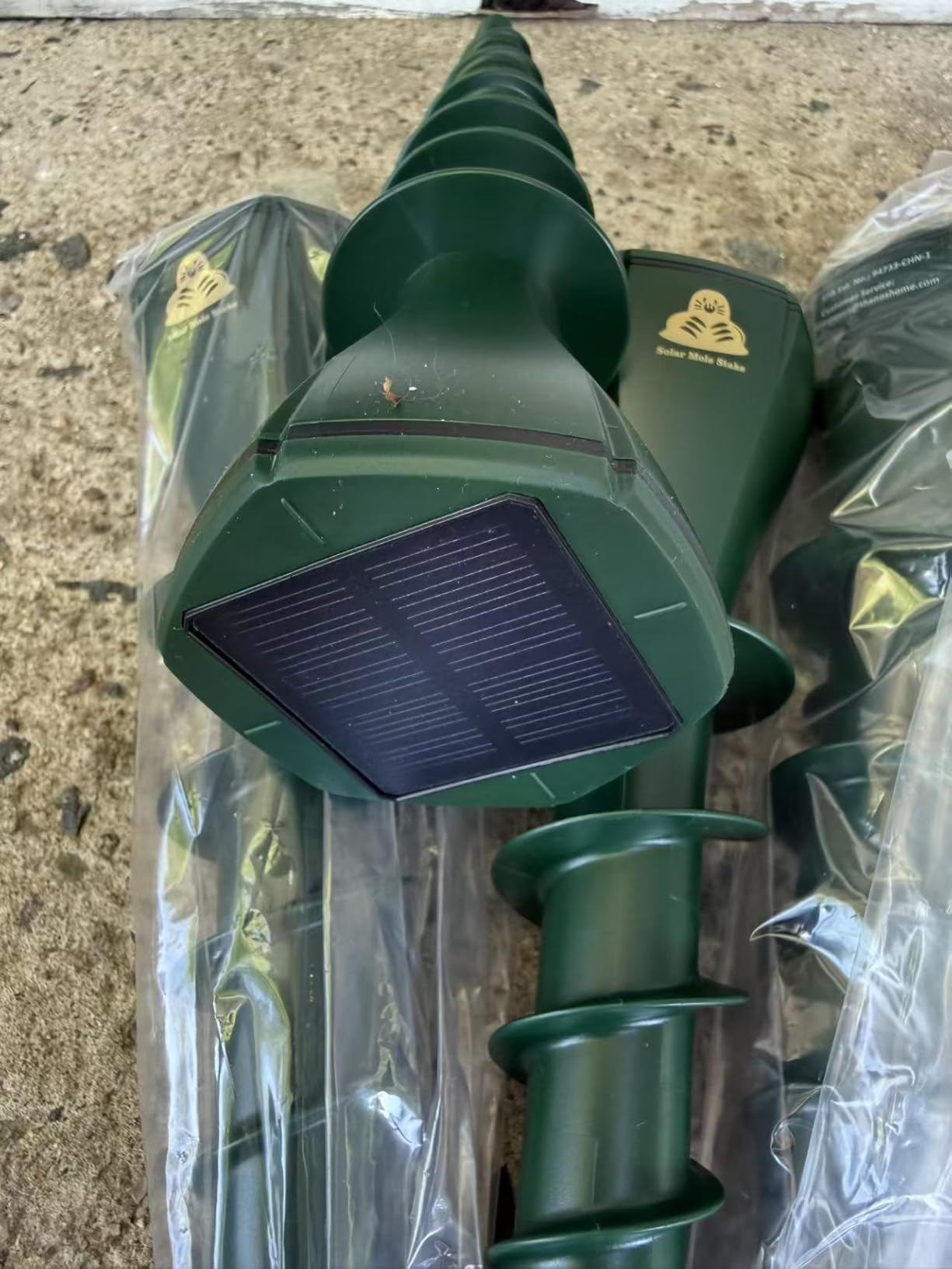 Solar Powered Mole Repeller Gopher Deterrent Outdoor Groundhog Repellent Ultrasonic Snake Armadillo Repeller Waterproof Effective for Yard Lawn Garden (8, Olive) customer photo 2