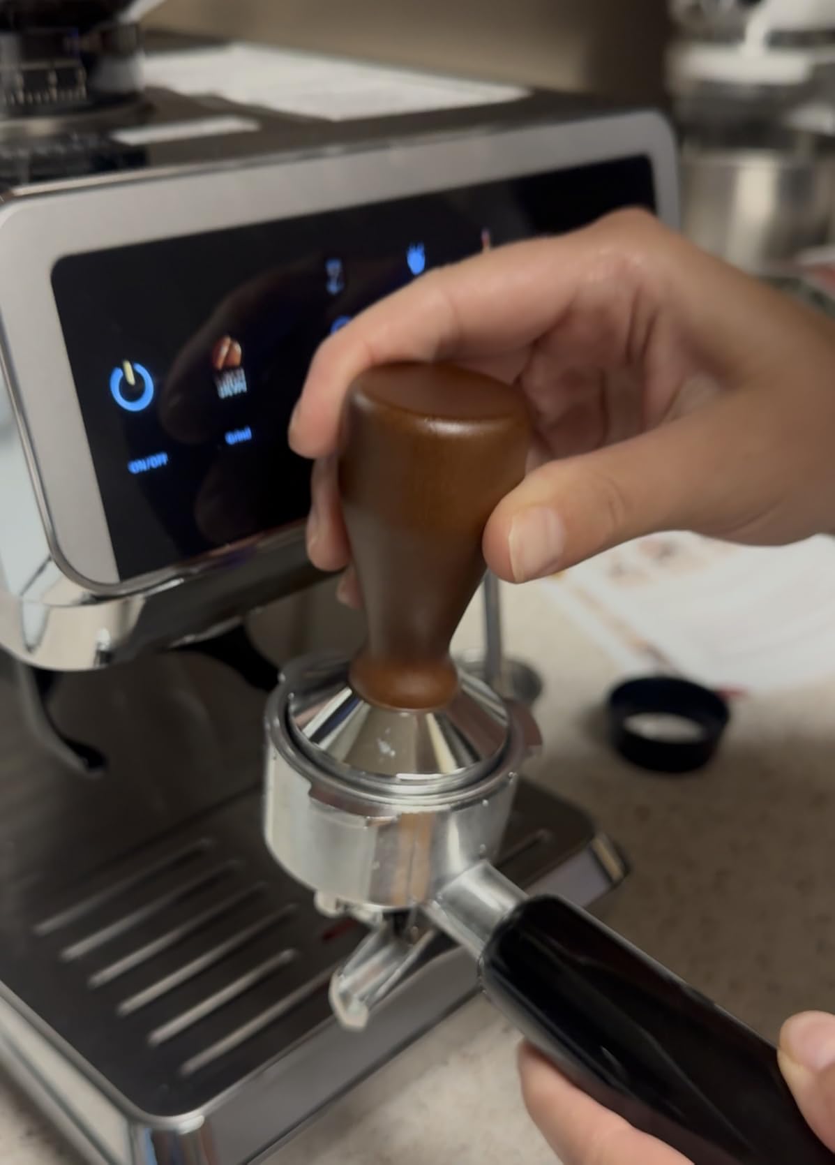 AMZCHEF Espresso Machine With Grinder, Temp Control, 44 Grind Settings customer photo 1