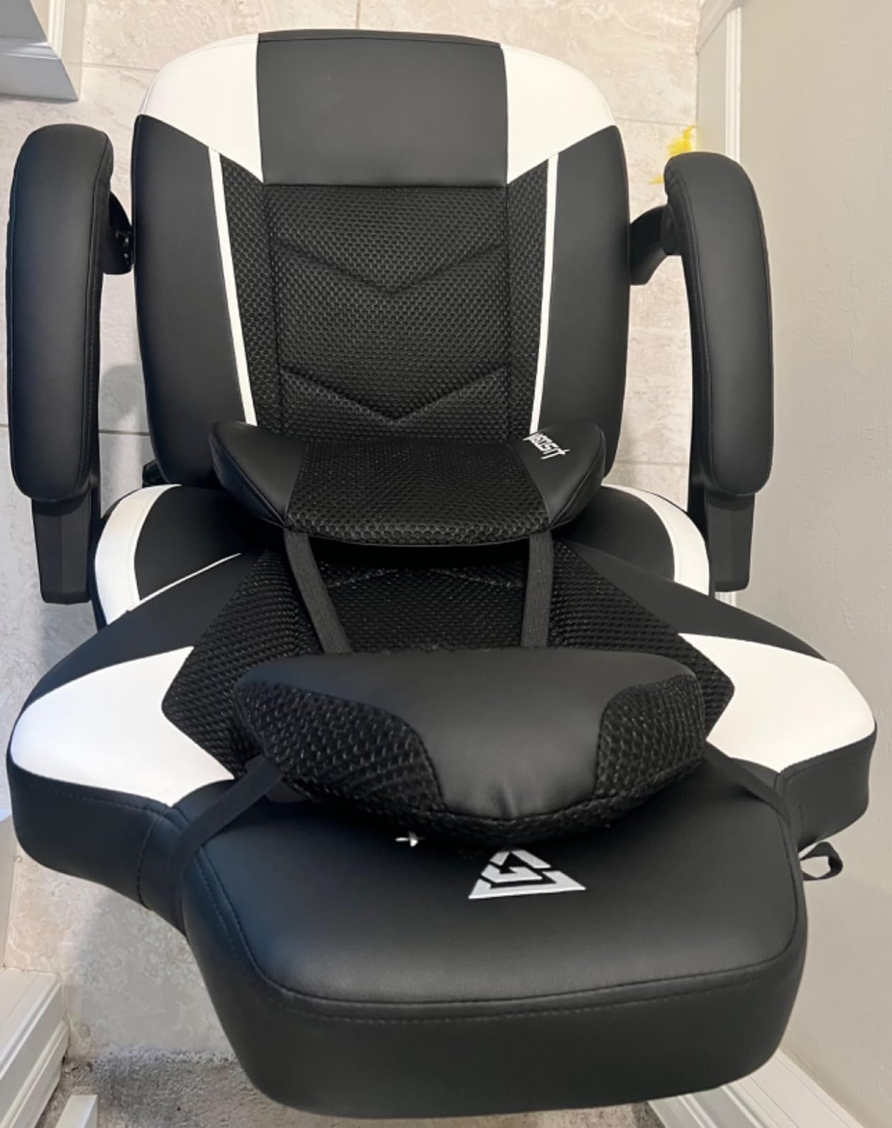 Vigosit Gaming Chair PRO: High-Performance Ergonomic Chair with Full Mesh, Patented 3D Lumbar Support, Retractable Footrest & 400 lbs Metal Frame for Elite Gamers (Black 03Pro) customer photo 2