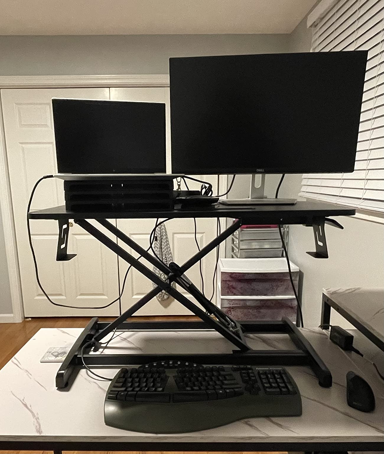 DUMOS Makeup Vanity Desk with Mirror and Lights, Charging Station customer photo 1
