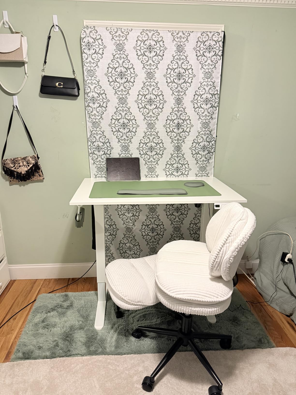 Claiks 32 x 19 Inch Black Electric Standing Desk customer photo 2