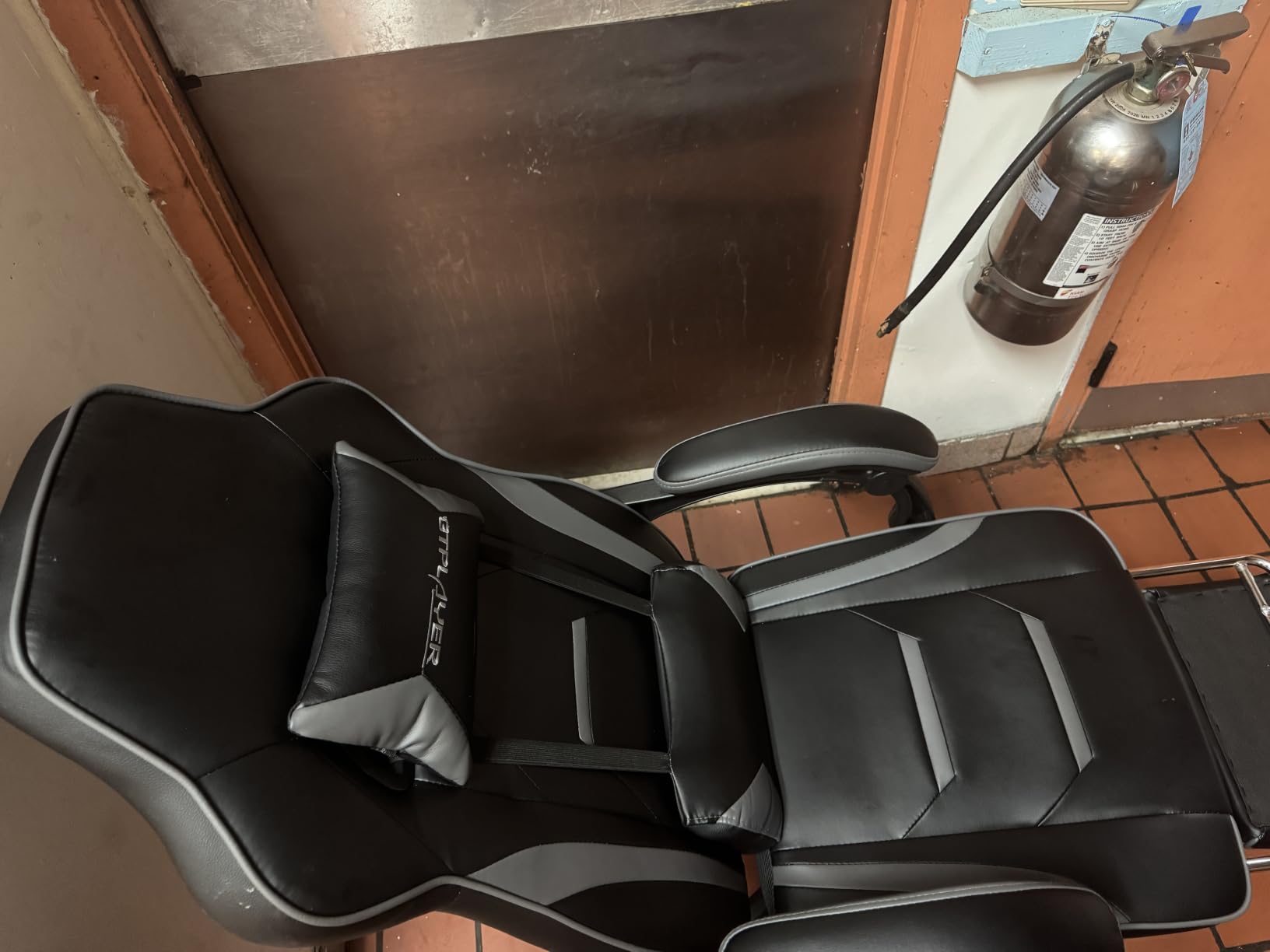 GTPLAYER Gaming Chair with Footrest, 350LBS Big and Tall Office Chair, Ergonomic High Back Lumbar Support and Recliner for Back Pain Relief, Moon Gray customer photo 2